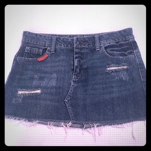 NEW American Eagle distressed mini jean skirt